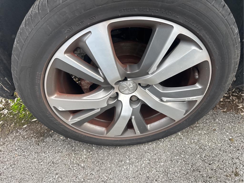 PEUGEOT 2008 1.6 BlueHDi 120ch S&S BVM6 Allure 2015