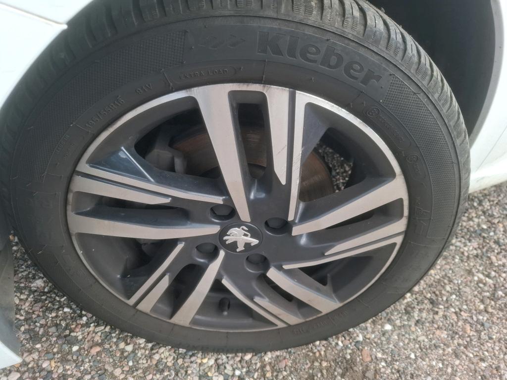 PEUGEOT 208) 208 PureTech 100 S&S EAT8 Allure Pack 2023