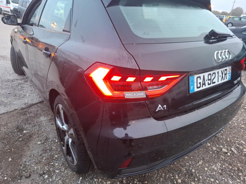 AUDI A1 SPORTBACK 30 TFSI 110 ch S tronic 7 Design 2021