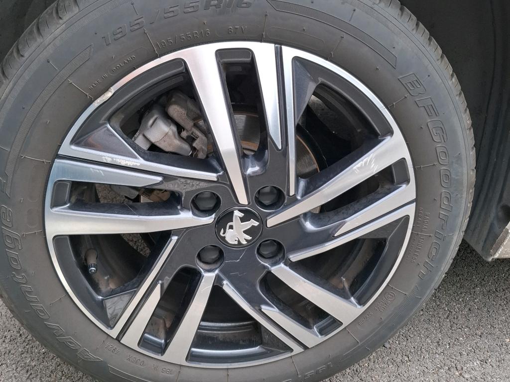 PEUGEOT 208) 208 PureTech 100 S&S EAT8 Allure Pack 2023