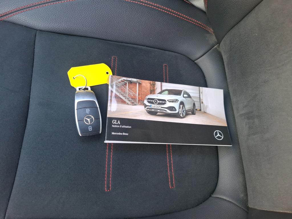 MERCEDES-BENZ MERCEDES GLA II 200 d 8G-DCT AMG Line 2022