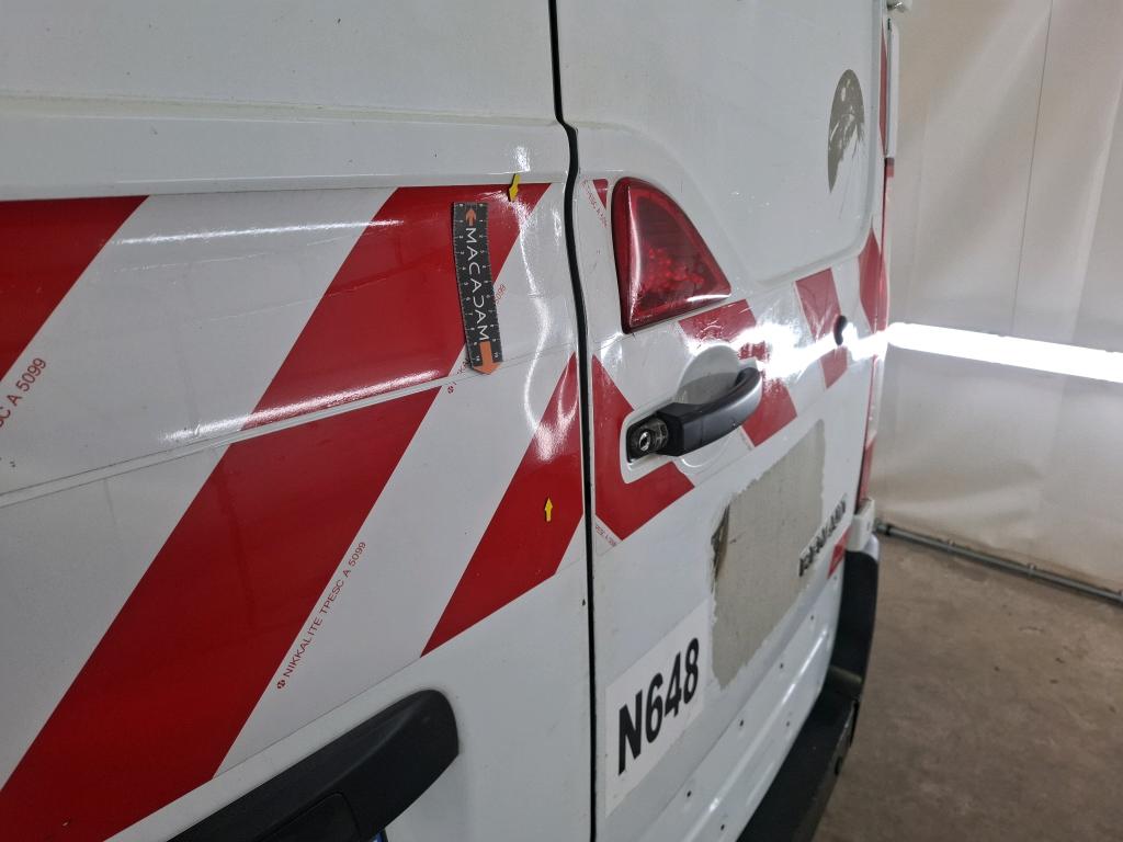 RENAULT MASTER FOURGON FGN L2H2 3.5t 2.3 dCi 130 E6 GRAND CONFORT 2017