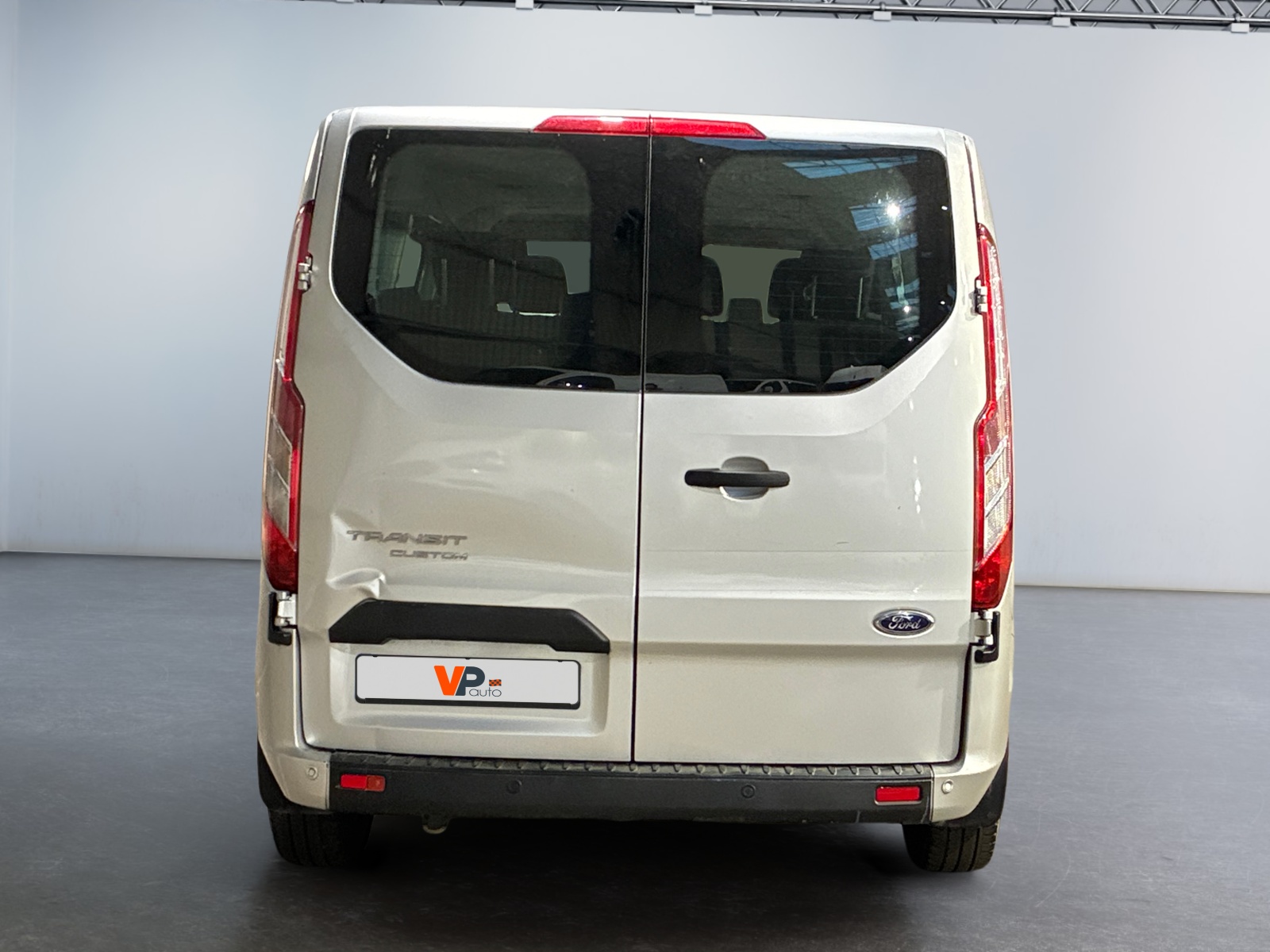 FORD Transit Custom 320 L2H1 2.0 EcoBlue 130 Trend Business 9pl 2021