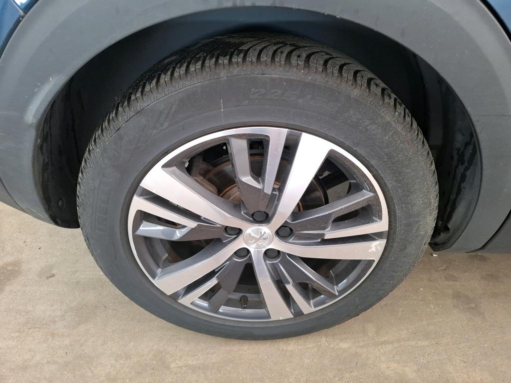 PEUGEOT 3008 Hybrid 225 e-EAT8 Active Pack 2023