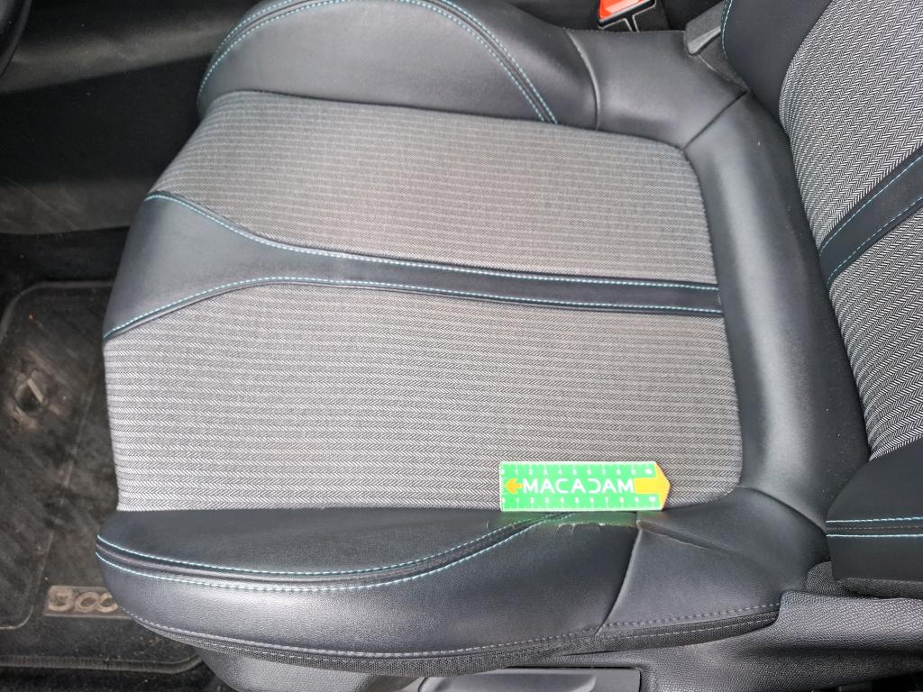 PEUGEOT 3008 Hybrid 225 e-EAT8 Allure 2022