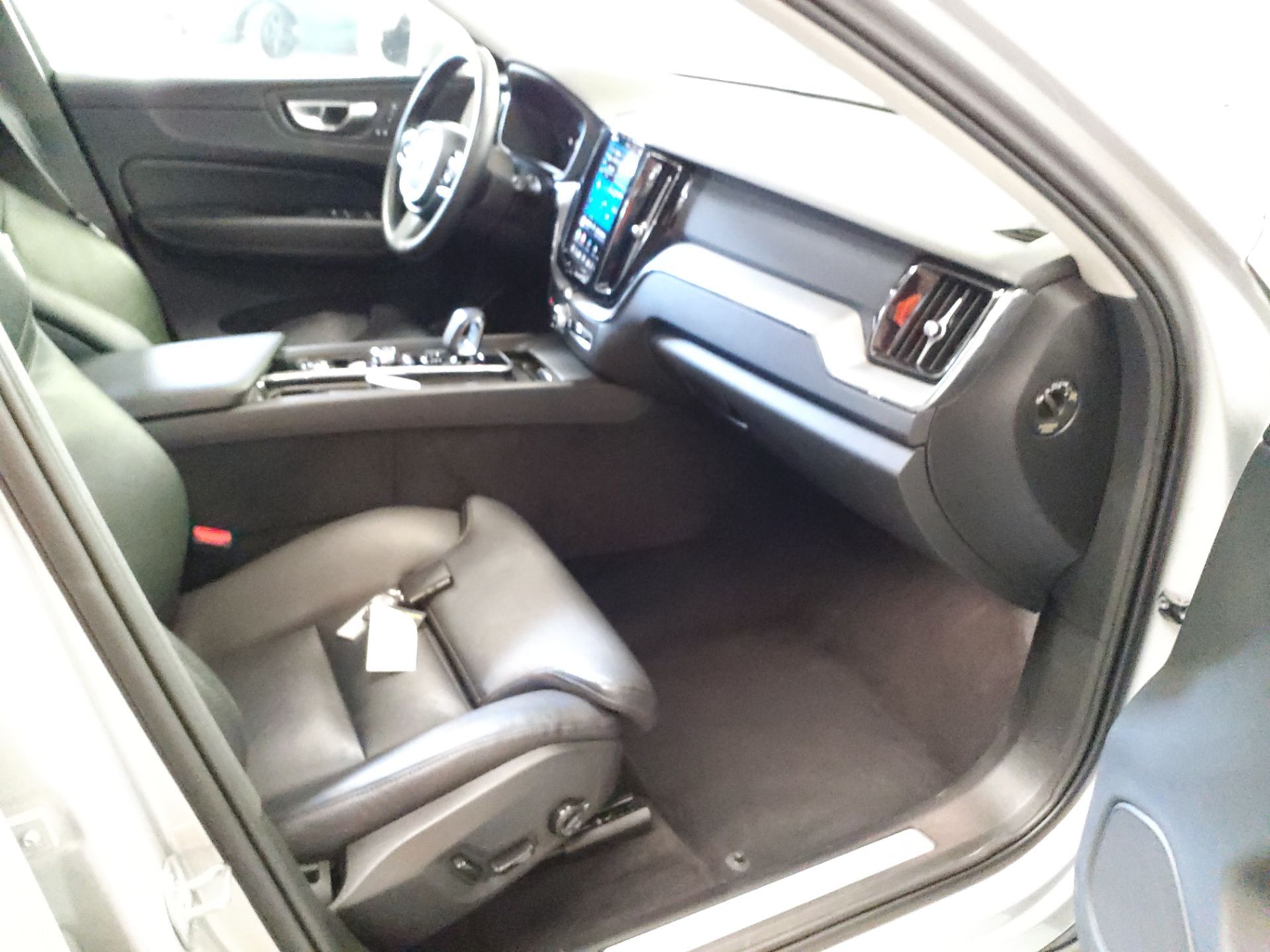VOLVO XC60 T6 AWD Hybride rechargeable 253 ch+145 ch Geartronic 8 Plus Style Chrome 2023