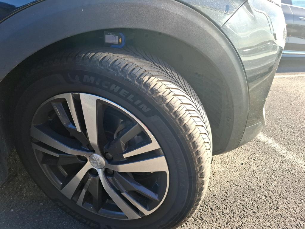 PEUGEOT 5008 Hybrid 136 e-DCS6 Allure Pack 2024