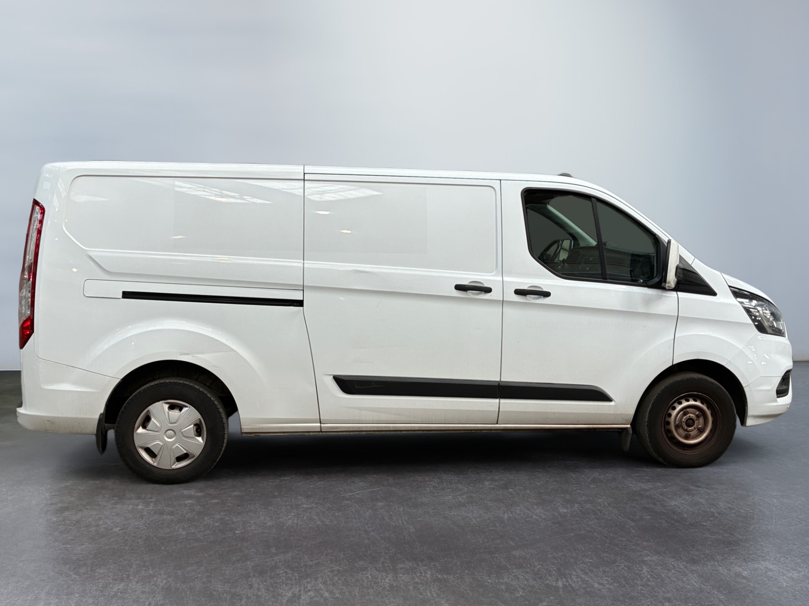 FORD TRANSIT CUSTOM FOURGON 300 L2H1 2.0 ECOBLUE 130 TREND BUSINESS 2022