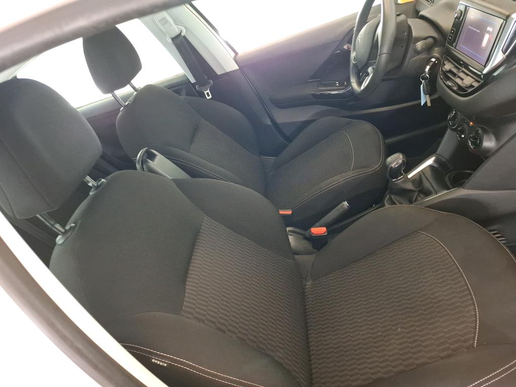 PEUGEOT 208 BUSINESS PureTech 82ch S&S BVM5 Active 2018