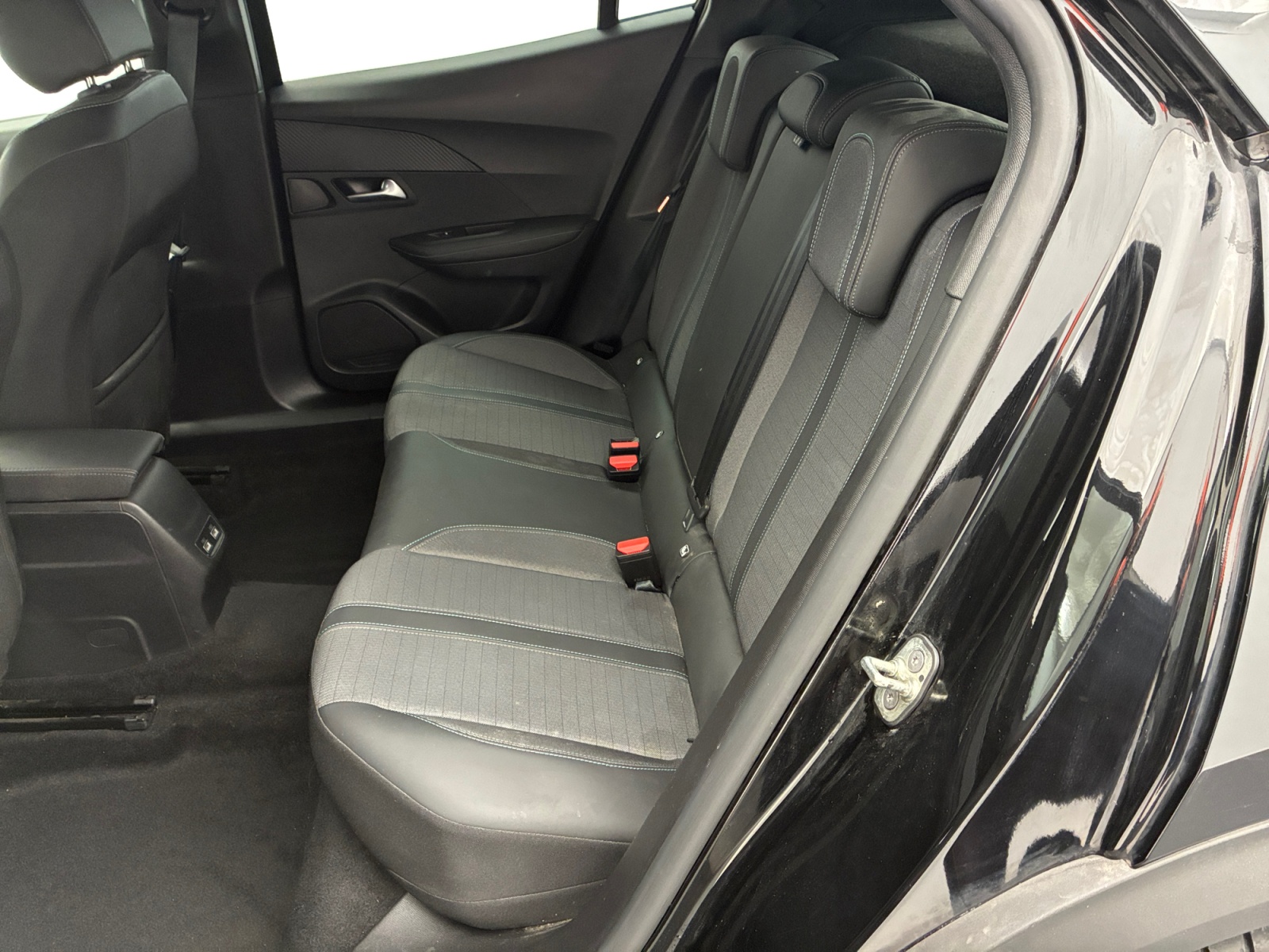 PEUGEOT 2008 BlueHDi 130 S&S EAT8 Allure 2023