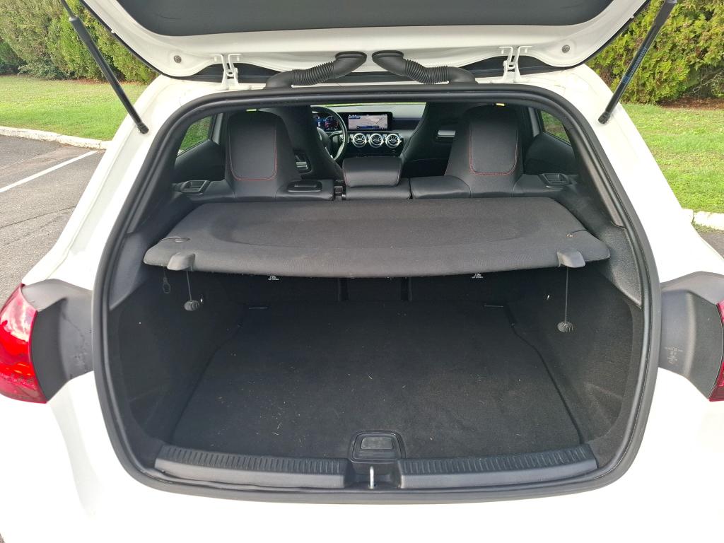 MERCEDES-BENZ CLASSE A 180 d Business Line 2024