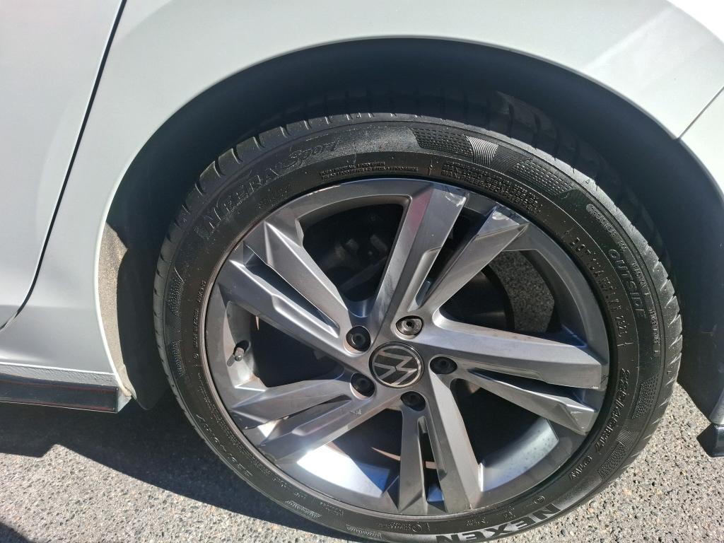 VOLKSWAGEN GOLF 1.5 eTSI OPF 130 DSG7 R-Line 2022