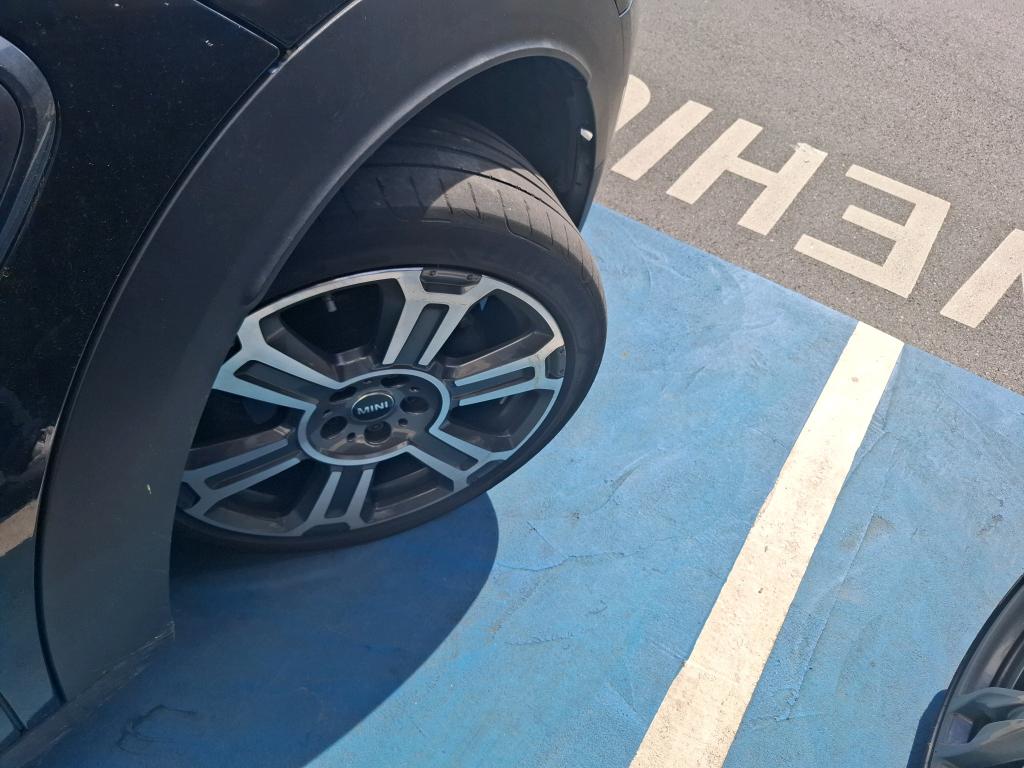 MINI COUNTRYMAN F60 LCI 136 ch BVA7 Cooper Essential 2023
