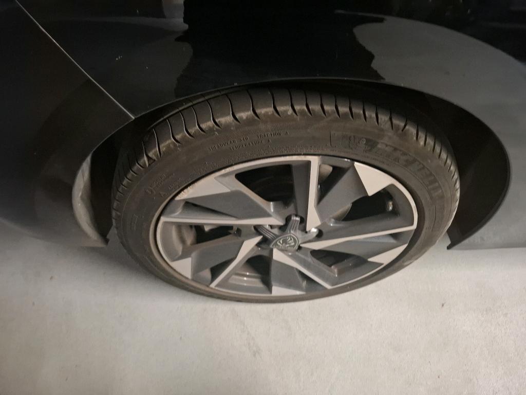 PEUGEOT 308 PHEV 180 e-EAT8 Allure Pack 2022