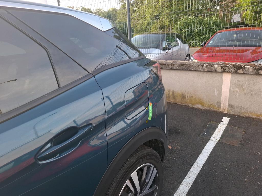 PEUGEOT 3008 Hybrid 225 e-EAT8 Allure 2021