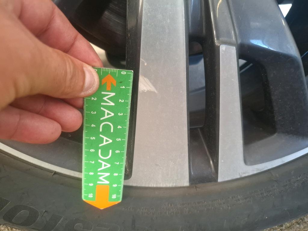 PEUGEOT 3008 Hybrid 225 e-EAT8 Allure Pack 2021