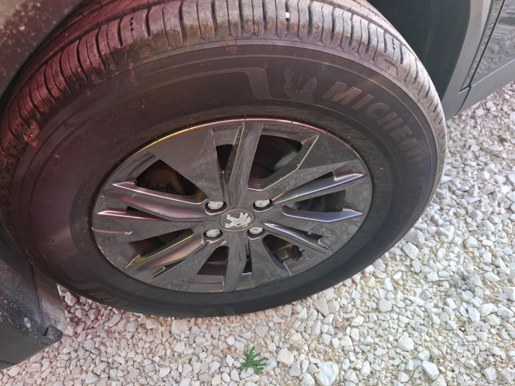 PEUGEOT 2008 PureTech 130 S&S EAT8 Active Pack 2022