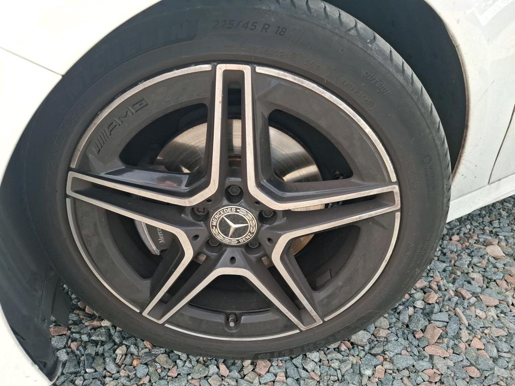 MERCEDES-BENZ CLASSE A 180 d Business Line 2024