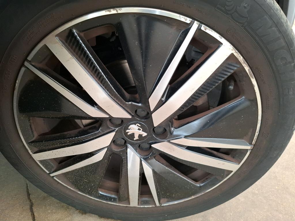 PEUGEOT 5008 PureTech 130ch S&S EAT8 GT Pack 2021