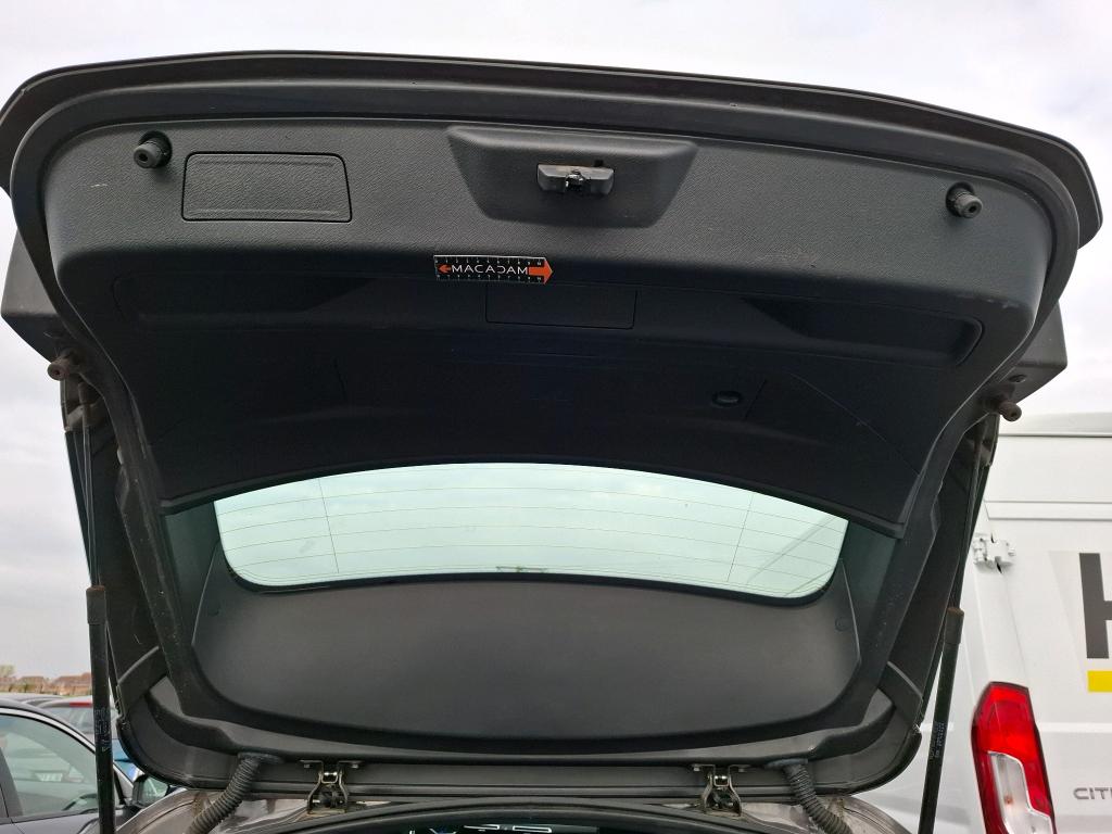 PEUGEOT 508 SW Hybrid 225 e-EAT8 Active Pack 2023