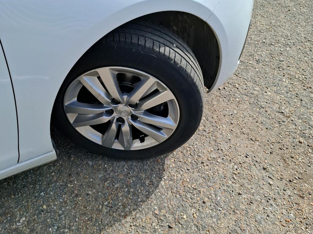 PEUGEOT 308 BlueHDi 130ch S&S EAT8 Active Business 2021