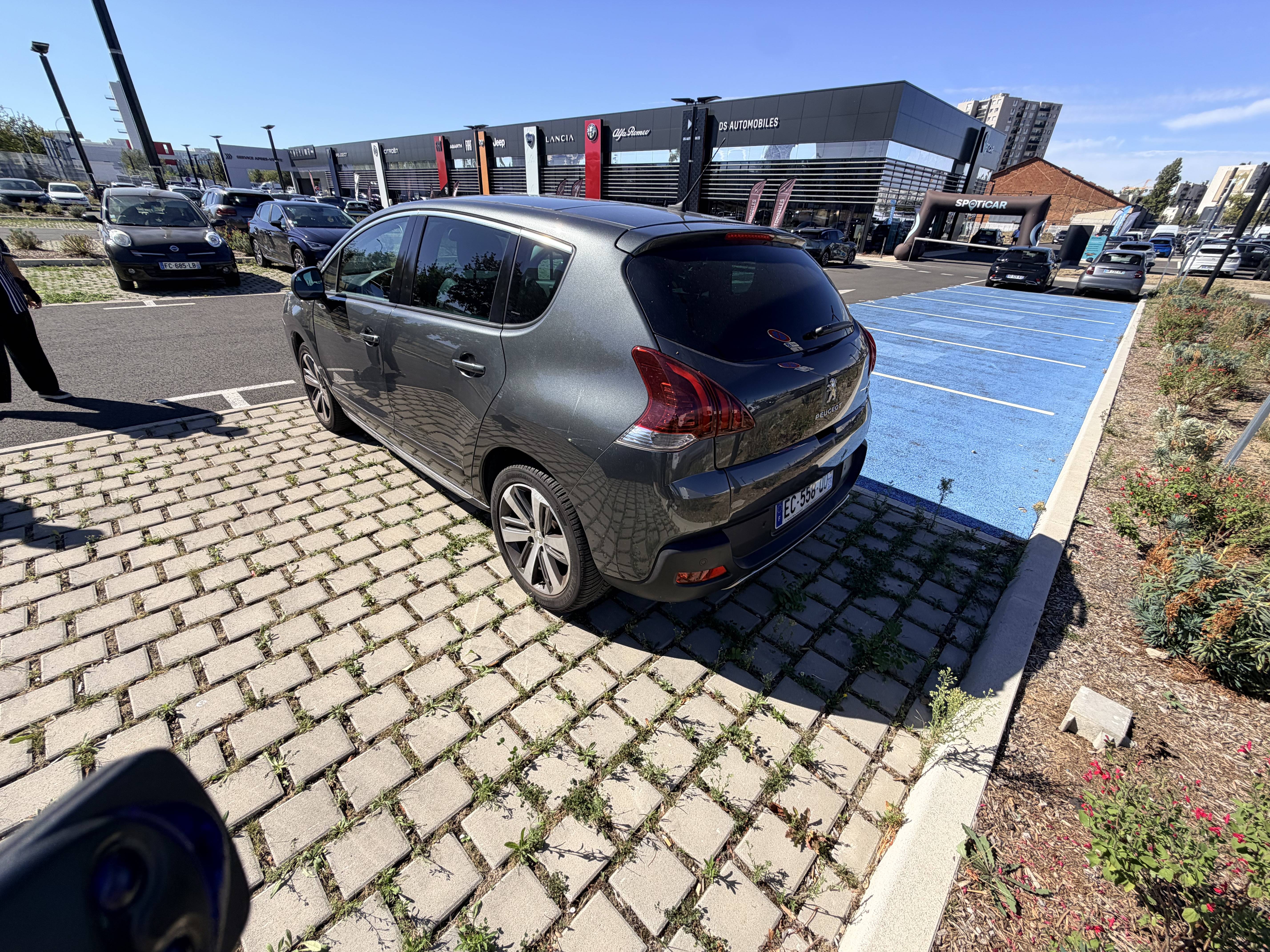 PEUGEOT 3008 1.6 THP 165ch S&S EAT6 Féline Féline 2016