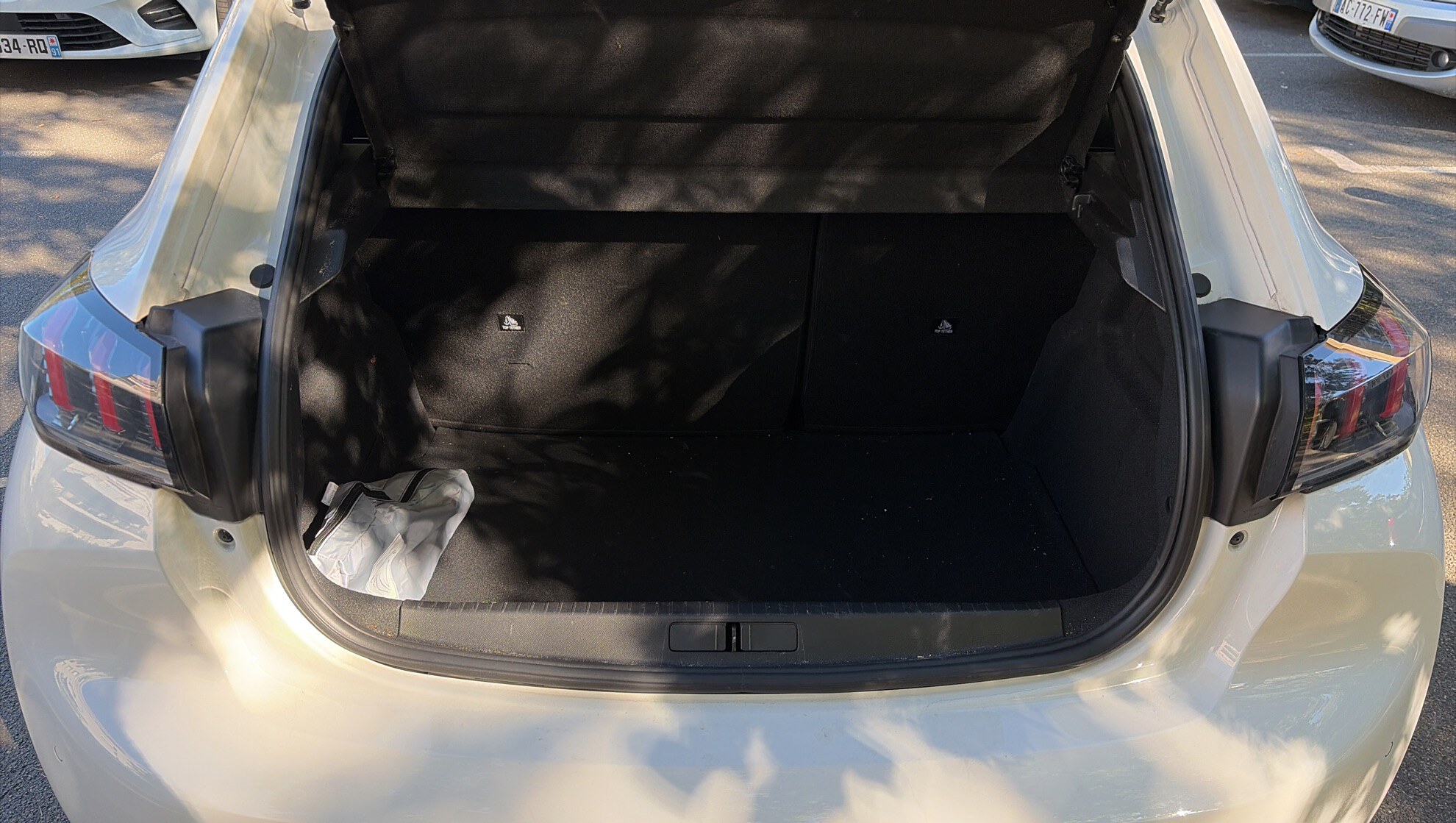 PEUGEOT 208) 208 PureTech 100 S&S EAT8 Allure Pack 2023
