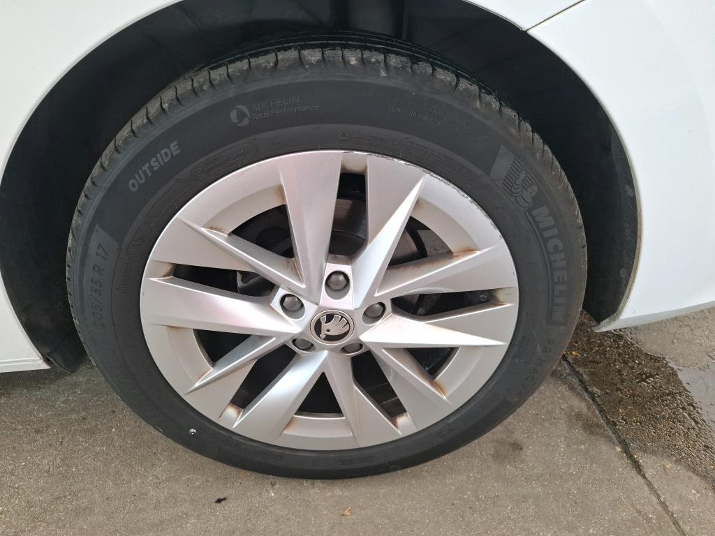 SKODA OCTAVIA COMBI 2.0 TDI 150 ch DSG7 Style 2024