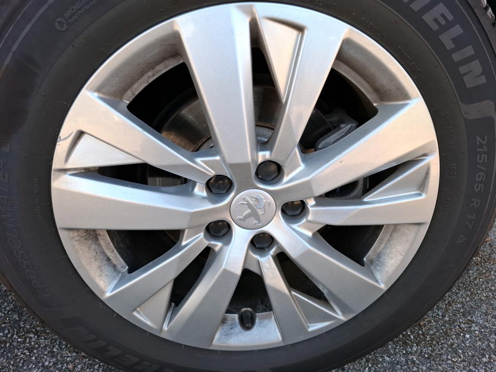 PEUGEOT 5008 Hybrid 136 e-DCS6 Active Pack 2024