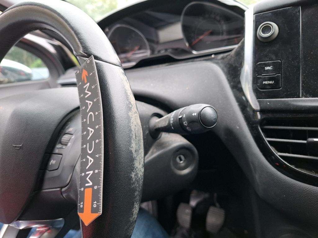 PEUGEOT 208 1.2 PureTech 82ch BVM5 Active 2015