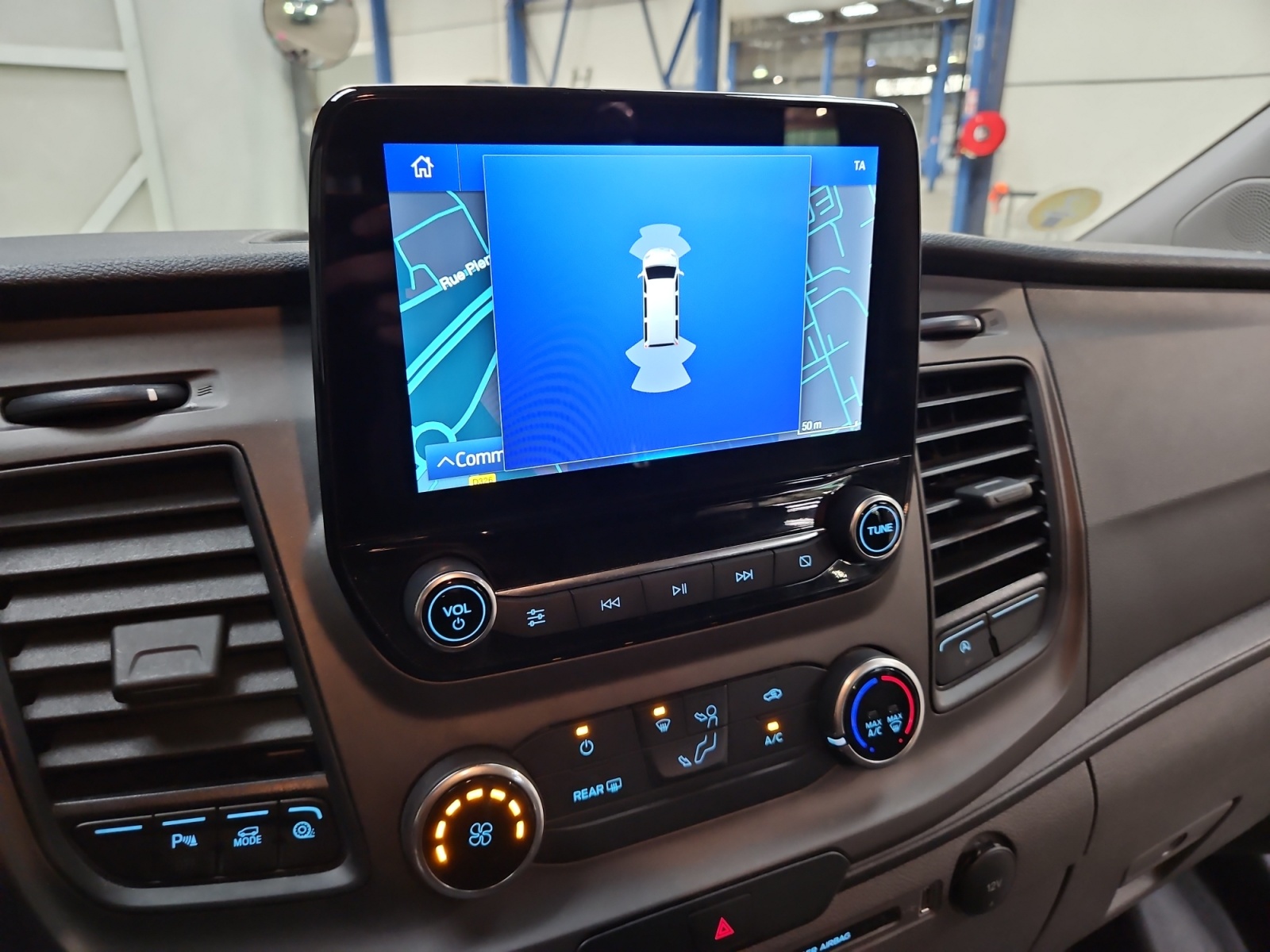 FORD TRANSIT Custom KOMBI 320 L2H1 2.0 EcoBlue 130 Trend Business 2023