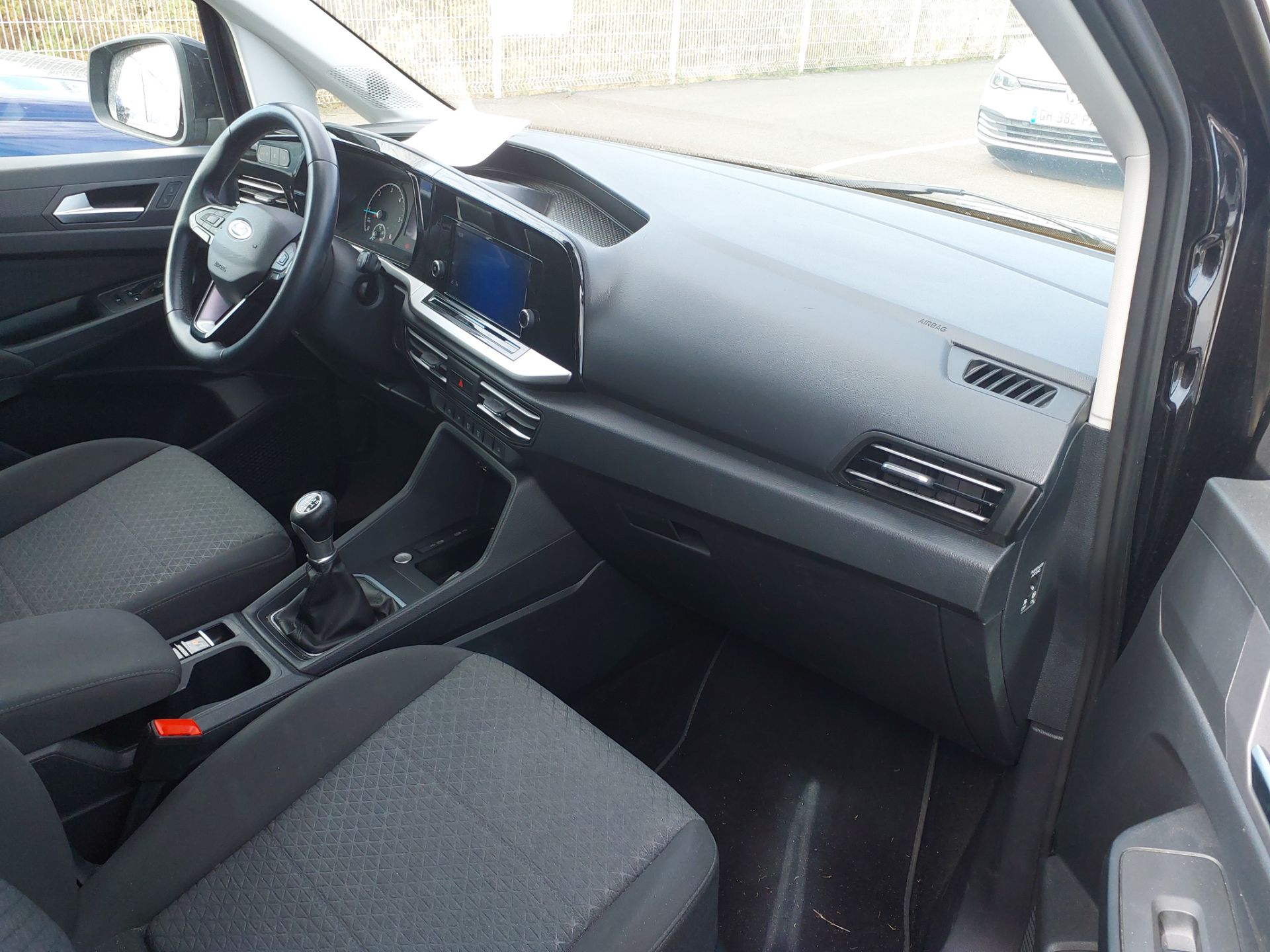 FORD Grand Tourneo 2,0 ECOBLUE 102 CV BVM TITANIUM 2023
