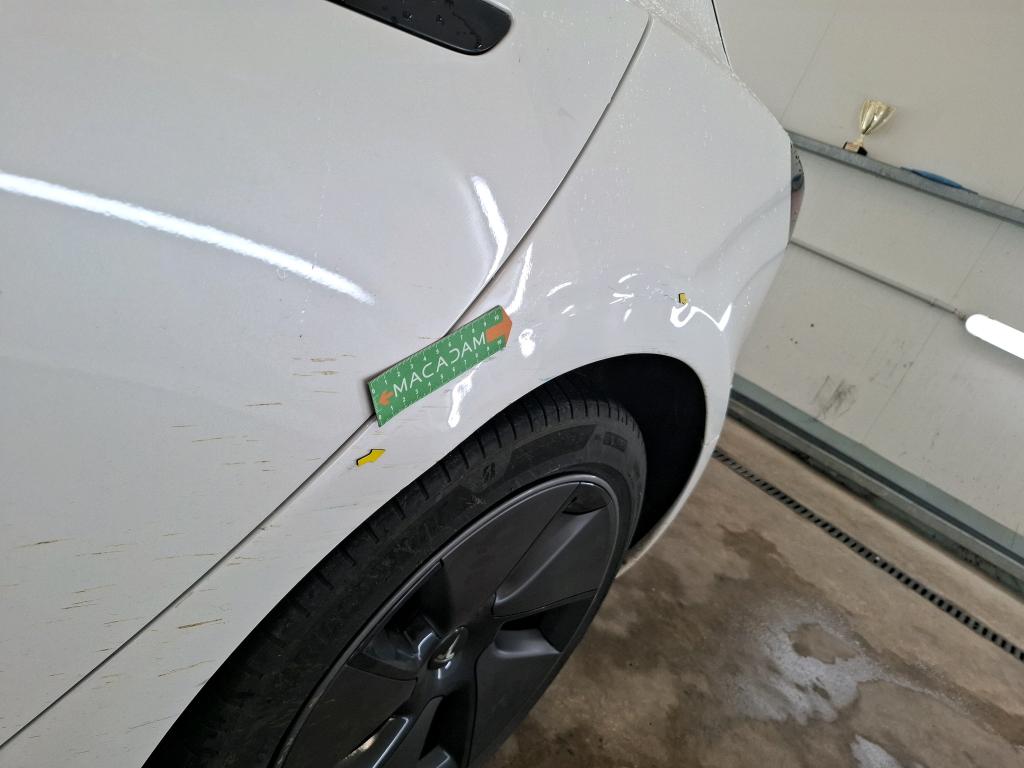 TESLA  2023