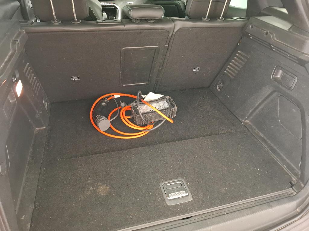 PEUGEOT 3008 Hybrid 225 e-EAT8 Allure Pack 2021