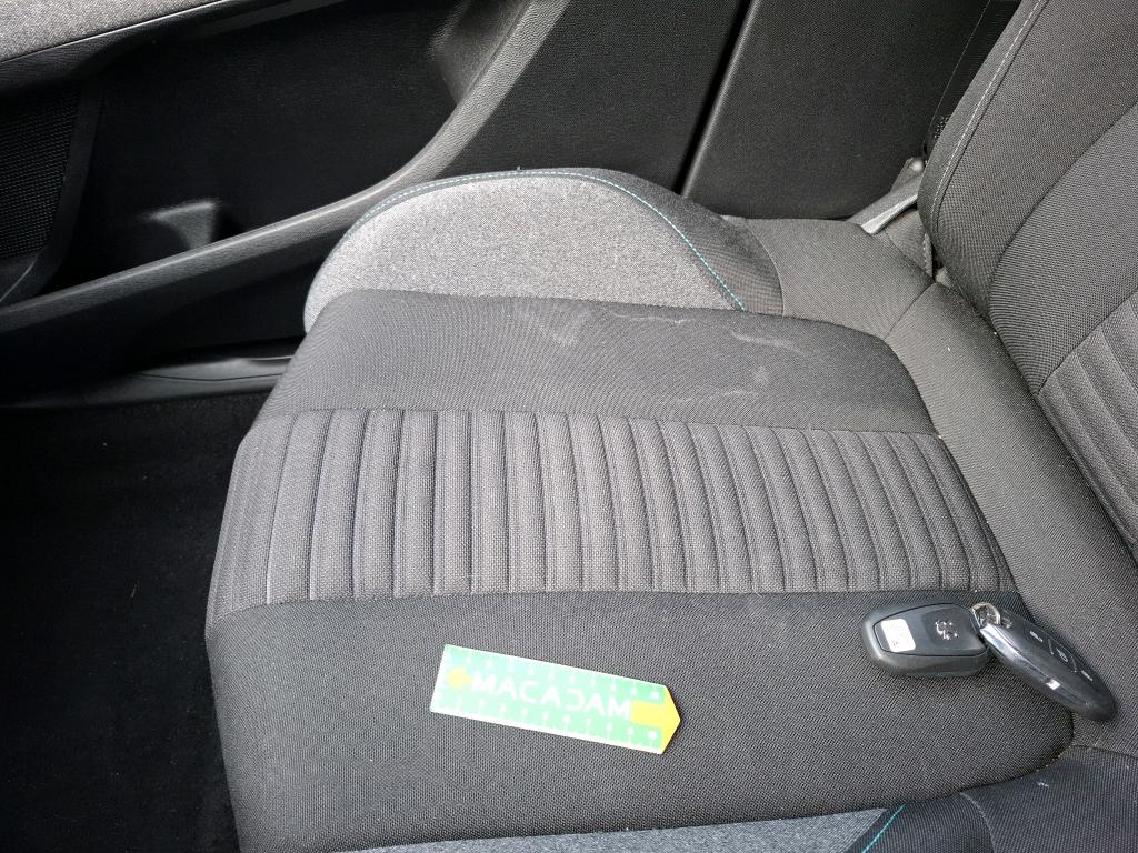PEUGEOT 5008 Hybrid 136 e-DCS6 Active Pack 2024