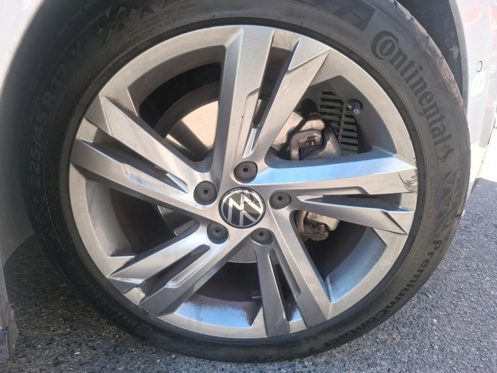 VOLKSWAGEN GOLF 1.5 eTSI OPF 130 DSG7 R-Line 2022