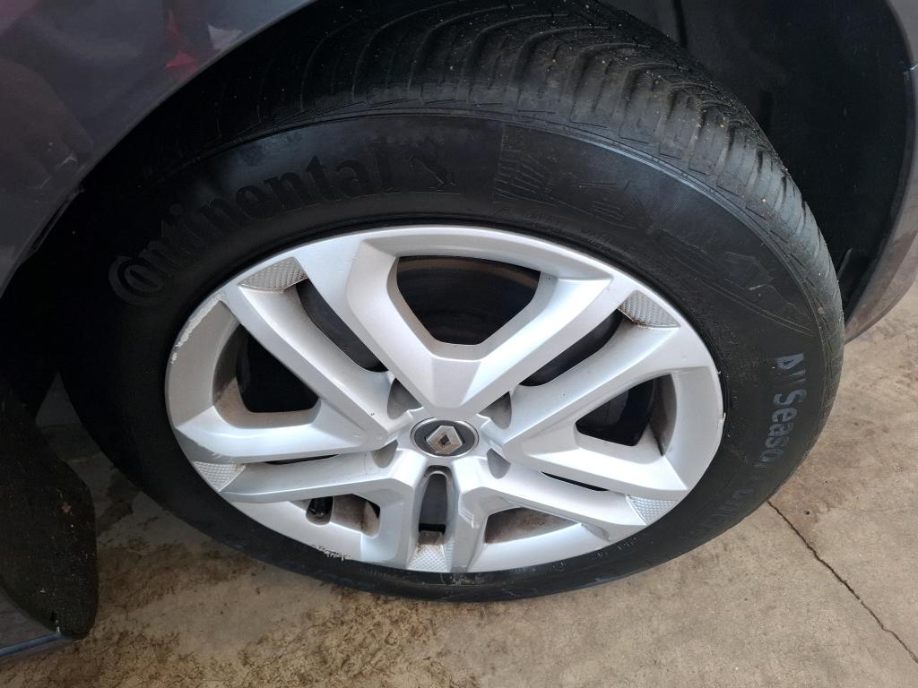 RENAULT MÉGANE MEGANE IV BERLINE Blue dCi 115 EDC Business 2020