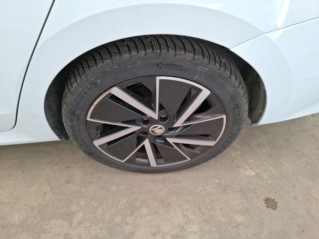 SKODA OCTAVIA COMBI 1.4 TSI PHEV iV 204 ch DSG6e Business 2021
