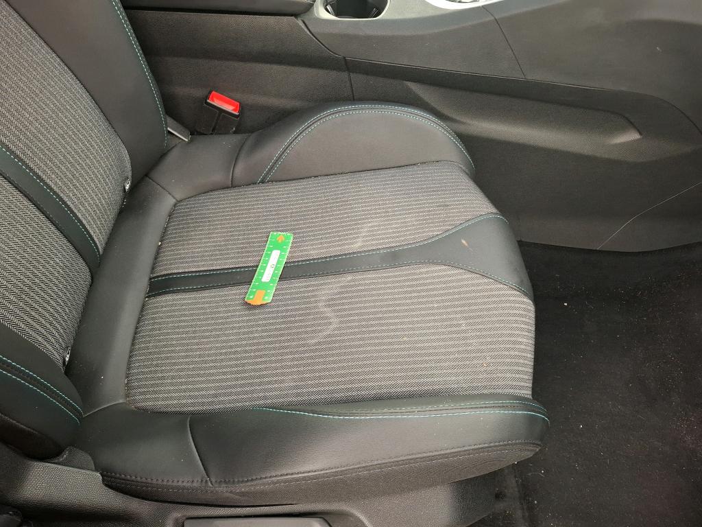 PEUGEOT 3008 Hybrid 225 e-EAT8 Allure Pack 2022