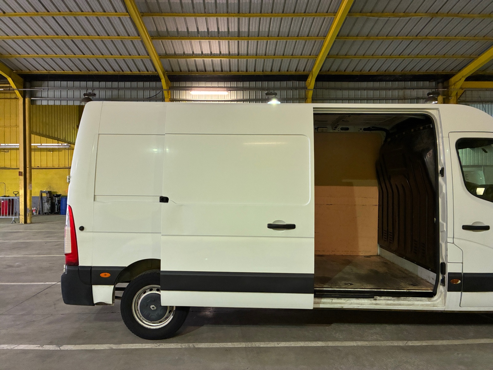 RENAULT MASTER FGN L3H2 3.5t 2.3 dCi 130 E6 GRAND CONFORT 2017