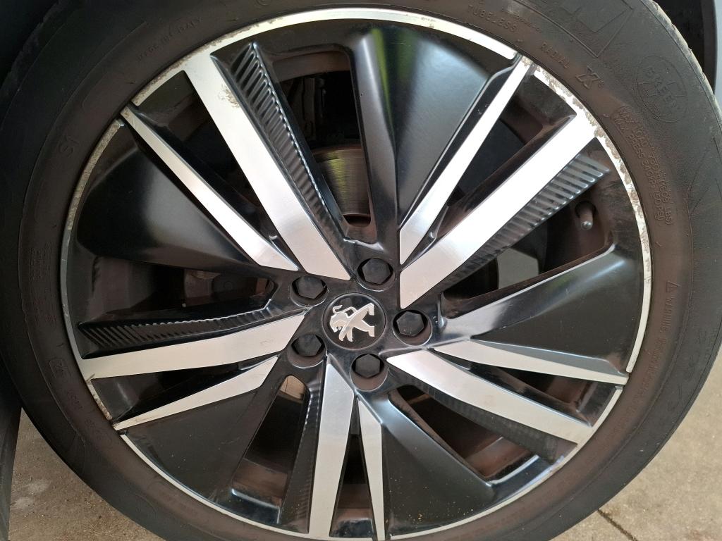 PEUGEOT 5008 PureTech 130ch S&S EAT8 GT Pack 2021