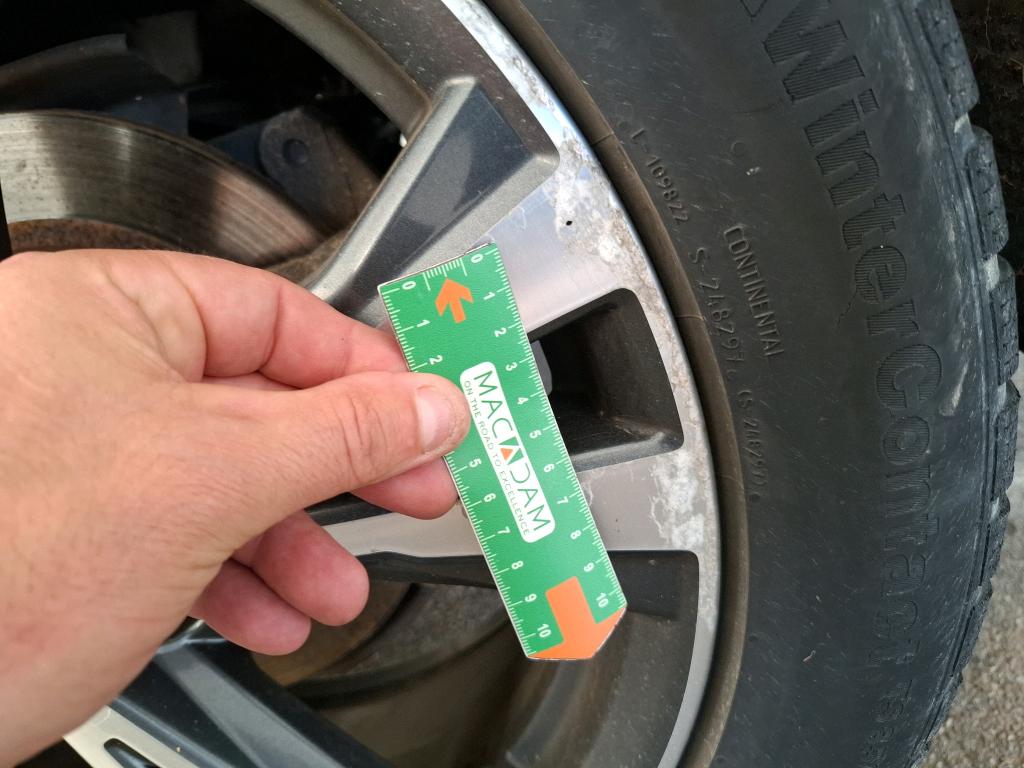 NISSAN  2018