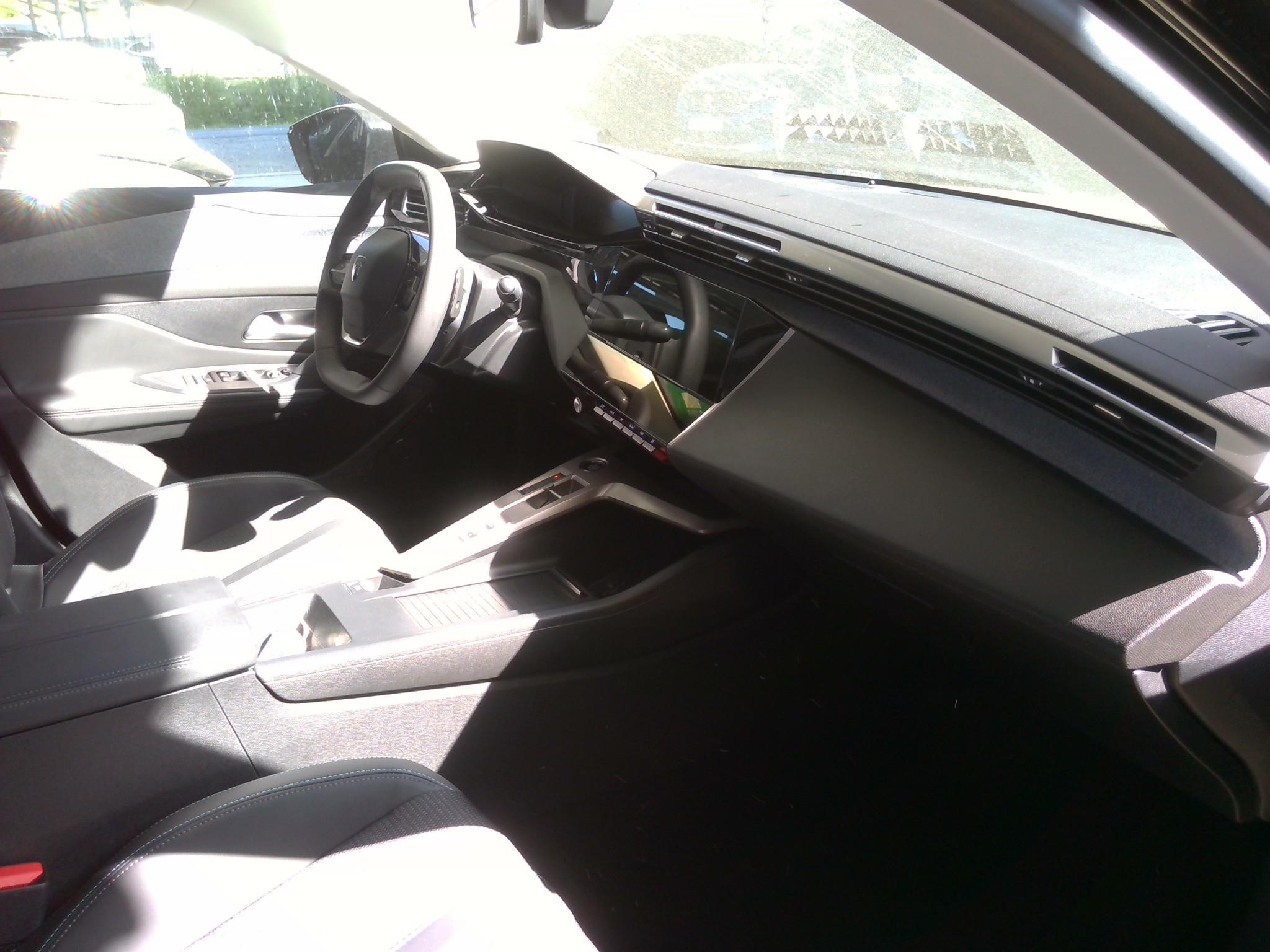 PEUGEOT 408 Hybrid 145 e-DCS6 Allure 2025