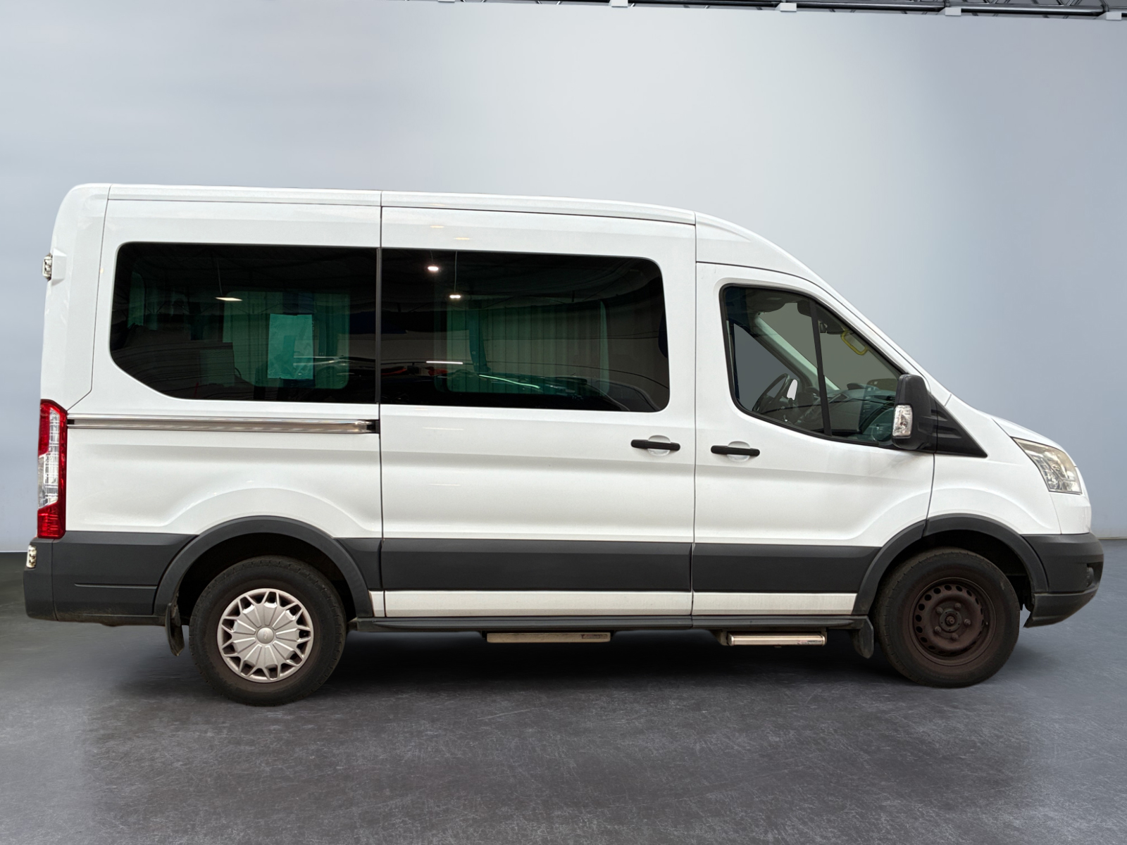 FORD TRANSIT KOMBI TPMR T330 L2H2 2.2 TDCi 125 Trend 2016