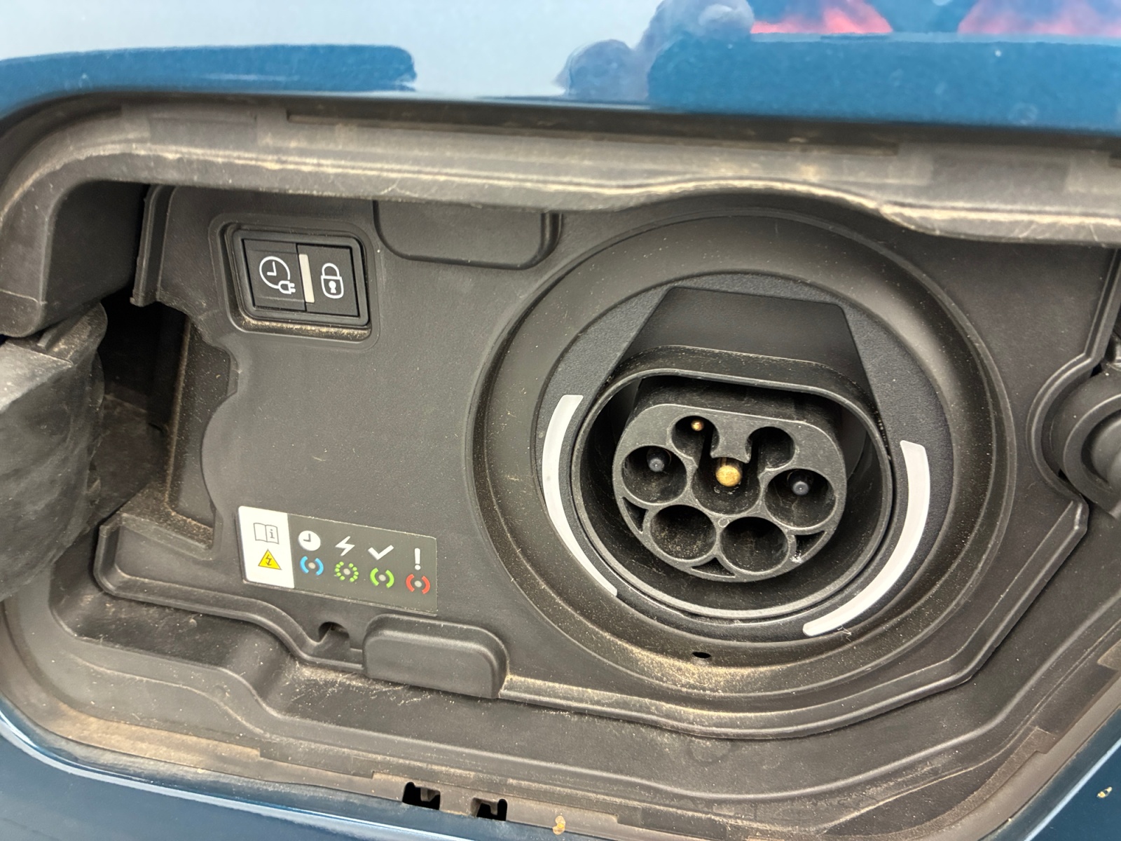 PEUGEOT 3008 Hybrid 225 e-EAT8 Allure Pack 2021