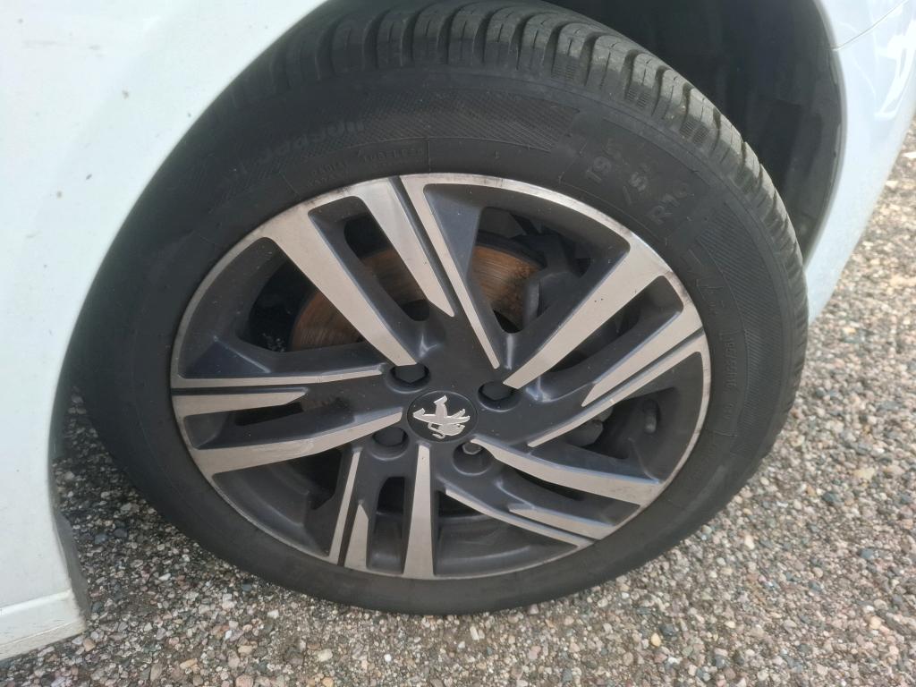 PEUGEOT 208) 208 PureTech 100 S&S EAT8 Allure Pack 2023
