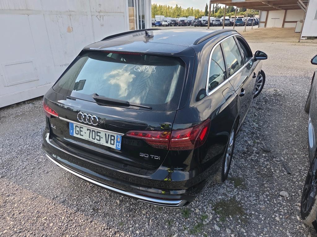 AUDI A4 AVANT 30 TDI 136 S tronic 7 Business Line 2022