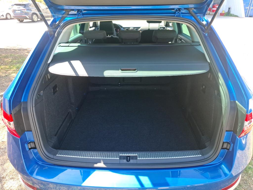 SKODA SUPERB COMBI 2.0 TDI 150 SCR DSG7 Scout 2022