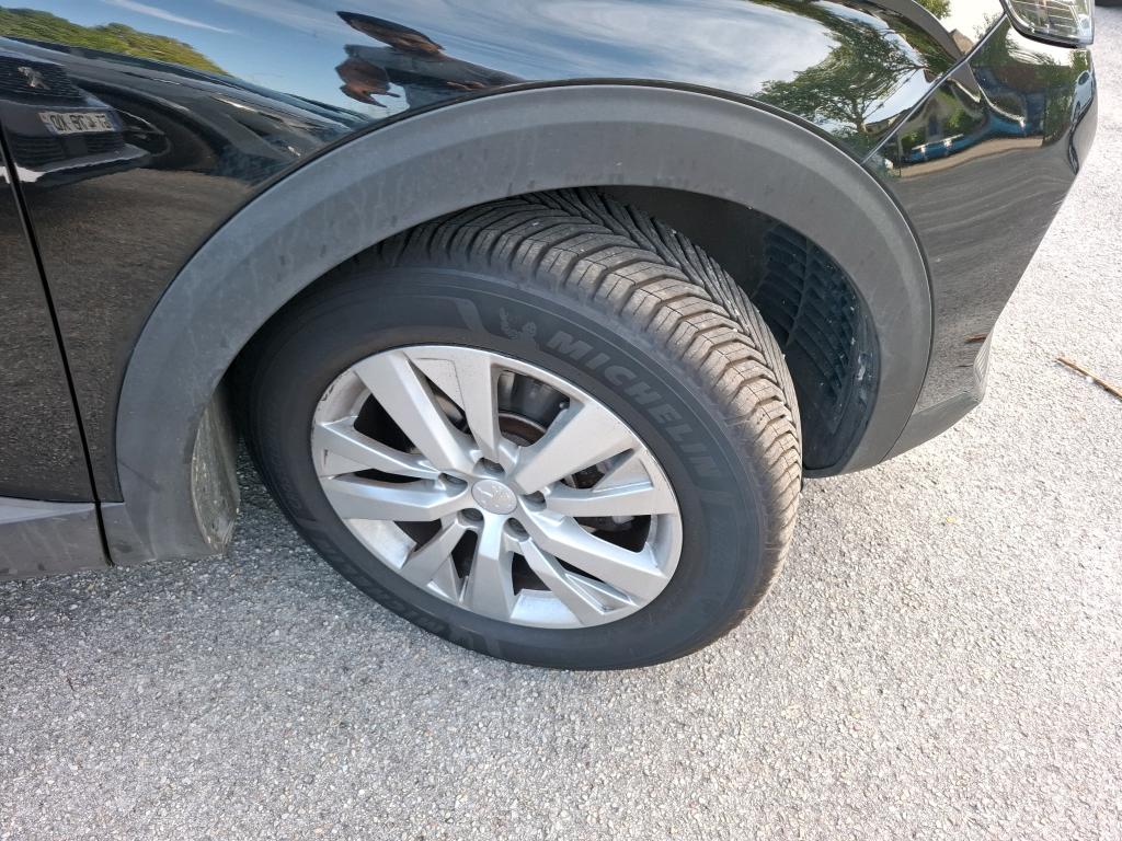 PEUGEOT 5008 Hybrid 136 e-DCS6 Active Pack 2024