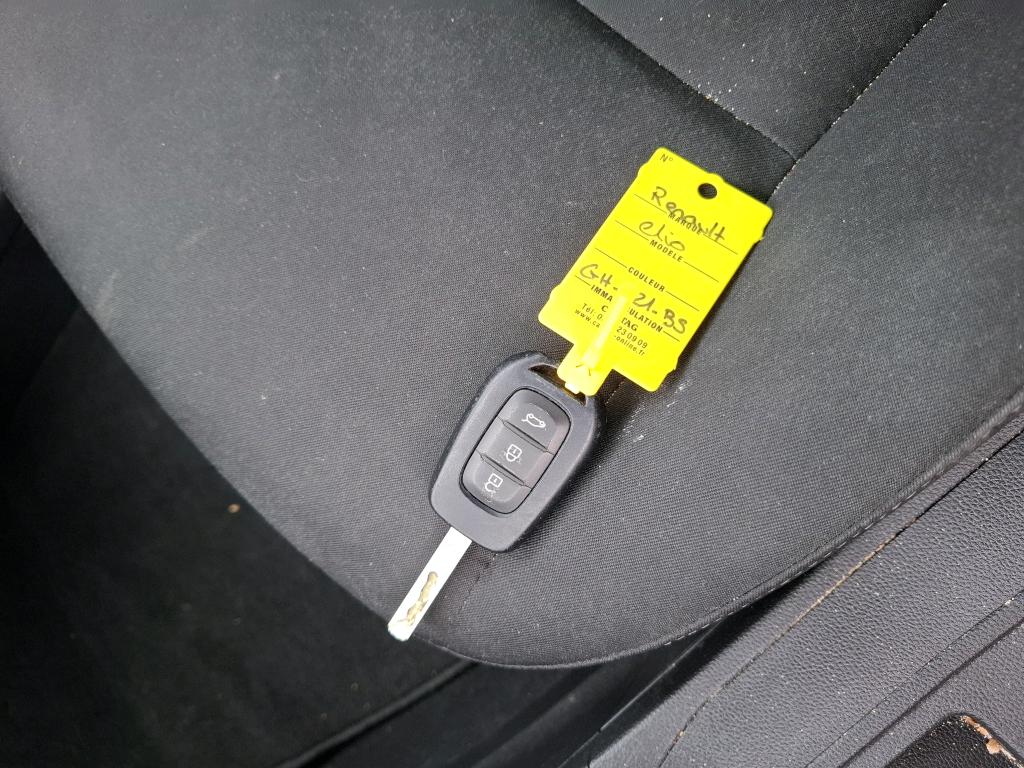 RENAULT CLIO SOCIETE BLUE DCI 100 - 21N AIR NAV 2022